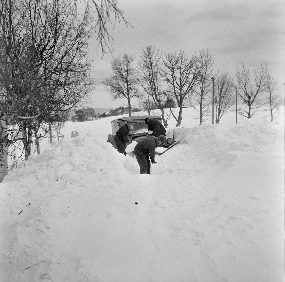 Snøstorm skaper trafikkproblemer på Byåsen