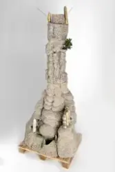 Gulvkrukke (med hagepeis, røkelsesholdere og gjørmefestninge