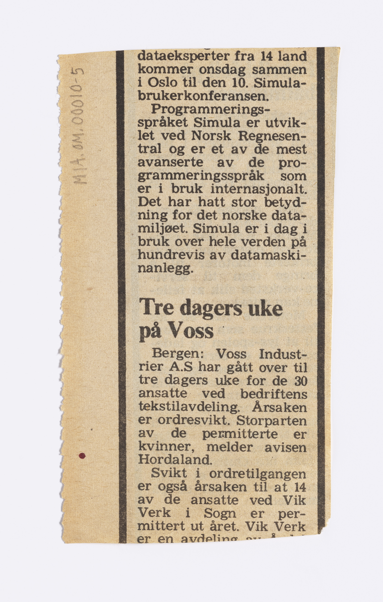 Avisutklipp med informasjon om at en rekke Evinrude påhengsmotorer som er produsert i 1982 inneholder fabrikkfeil. Ukjent avis.