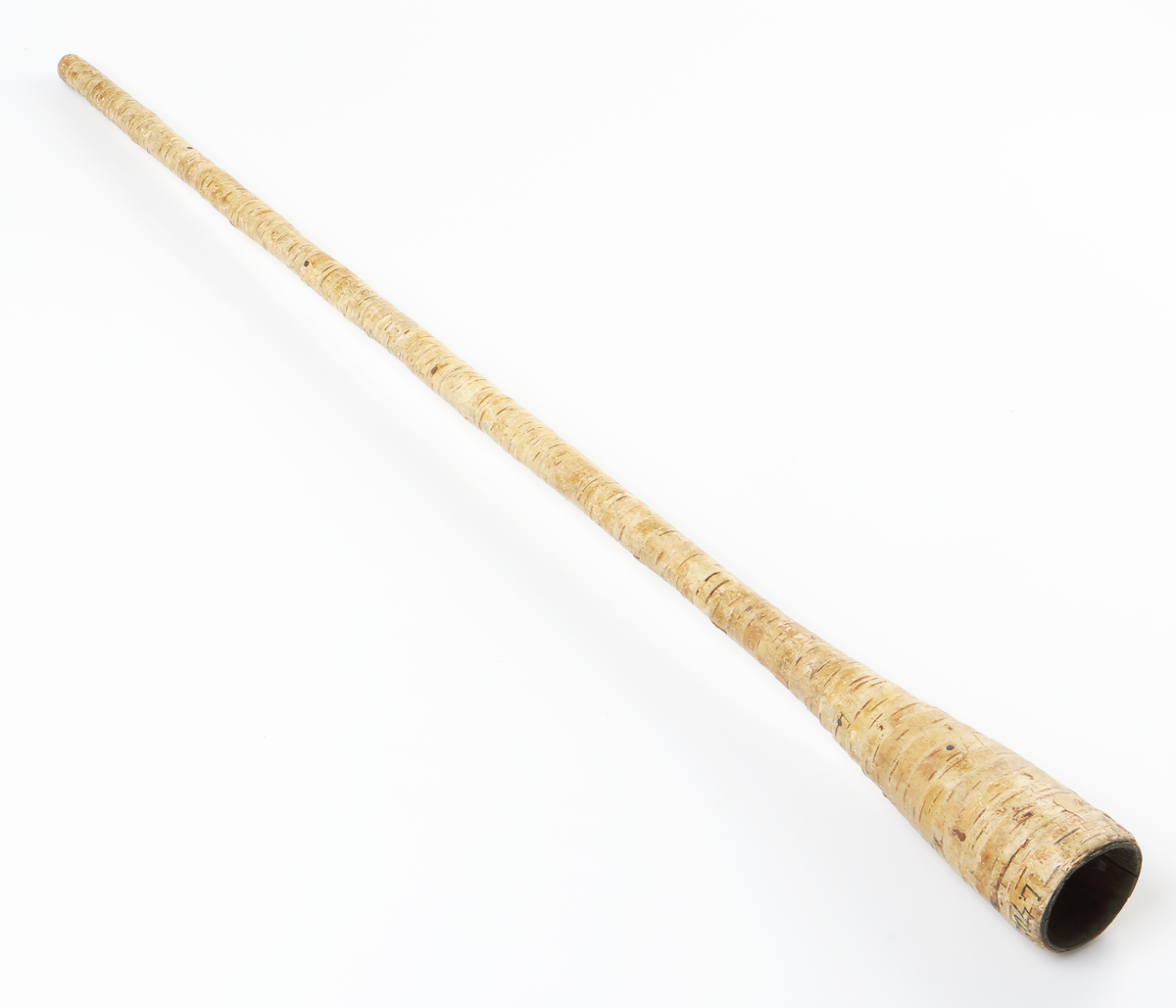 Stocklur tillverkad av trä som klätts med näver. 

Inskrivet i huvudbok 1867.