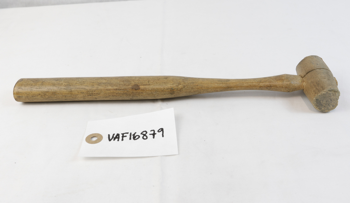 Treklubbe brukt som verktøy i gullsmedvirksomhet.