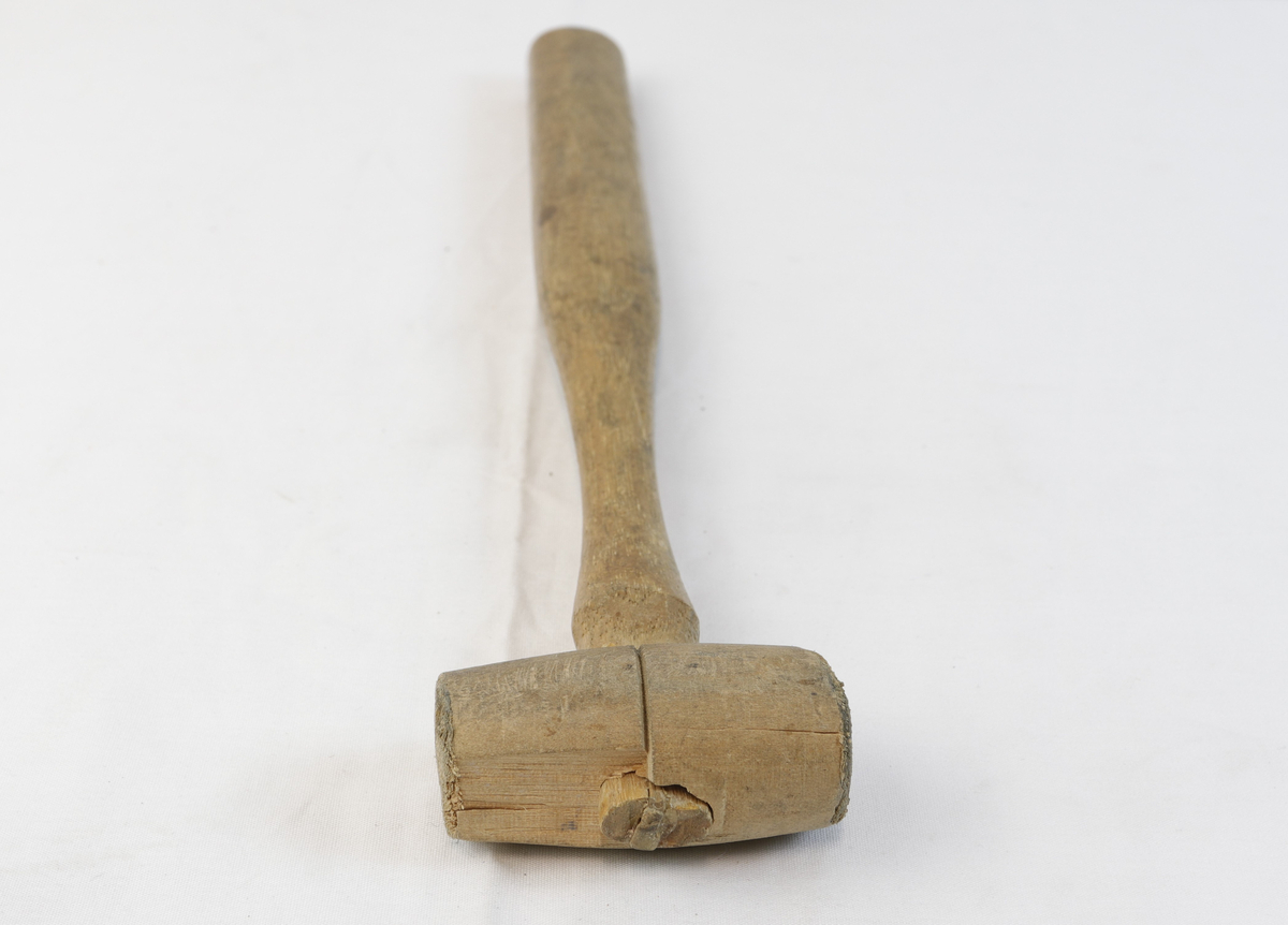 Treklubbe brukt som verktøy i gullsmedvirksomhet.