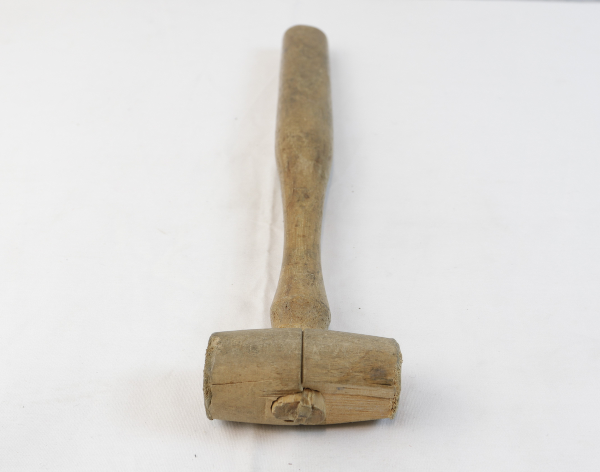 Treklubbe brukt som verktøy i gullsmedvirksomhet.