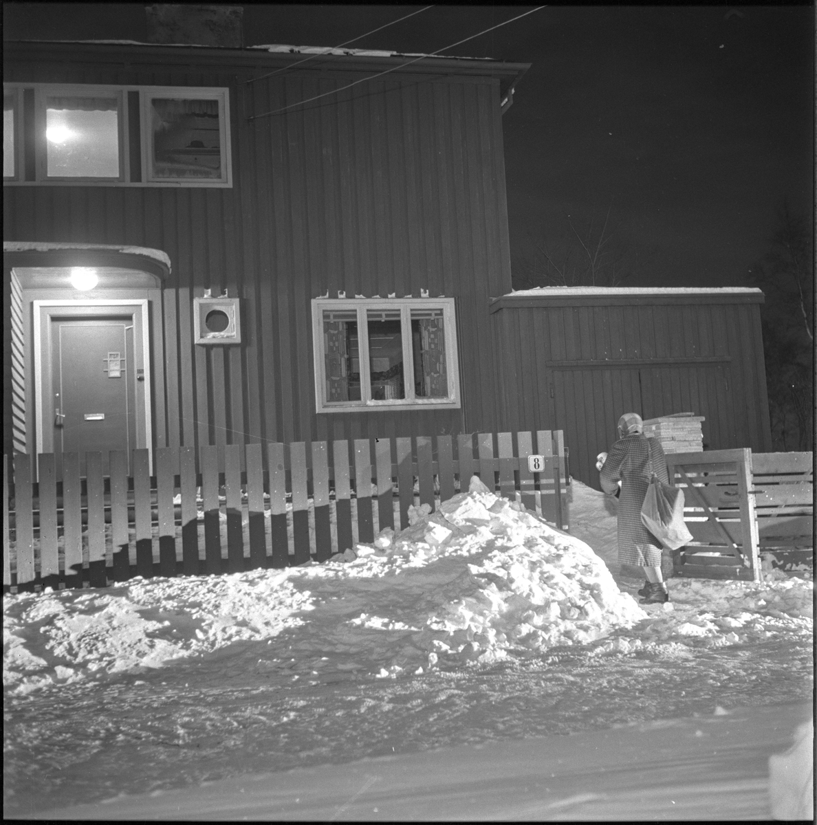 Adresseavisens avisbud om vinteren