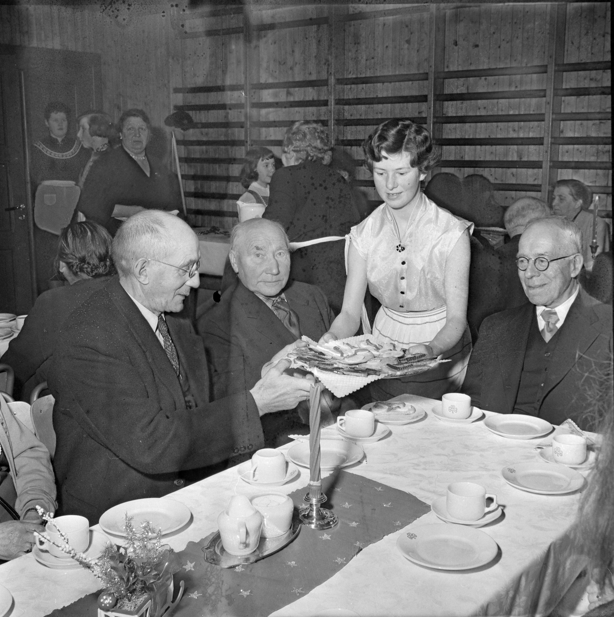 Barnesanitetsforeningen Småplukk arrangerer juletrefest for eldre