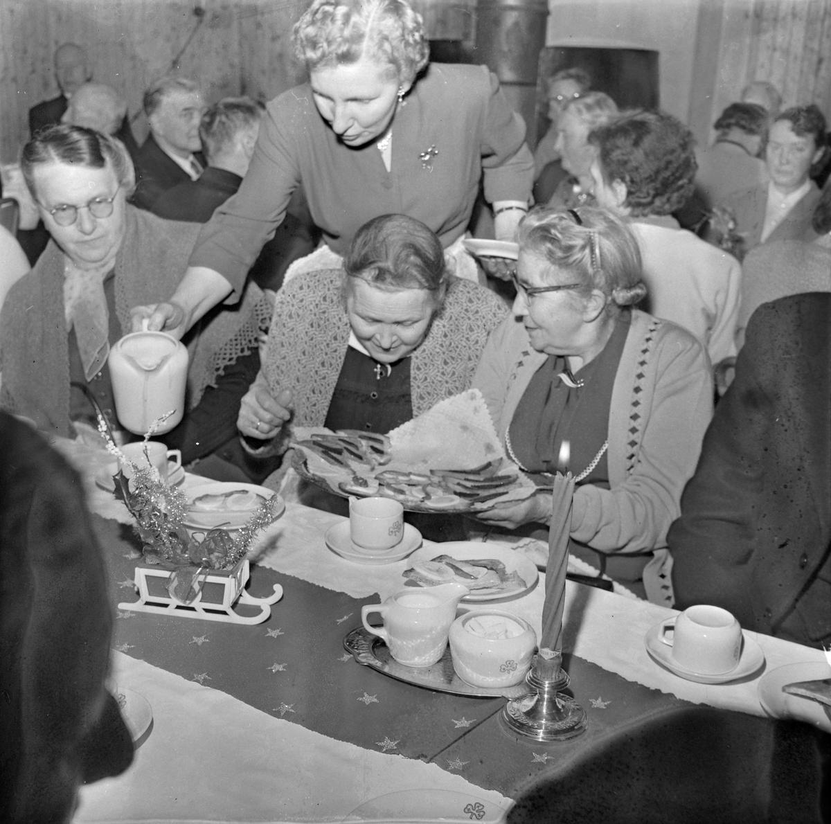 Barnesanitetsforeningen Småplukk arrangerer juletrefest for eldre