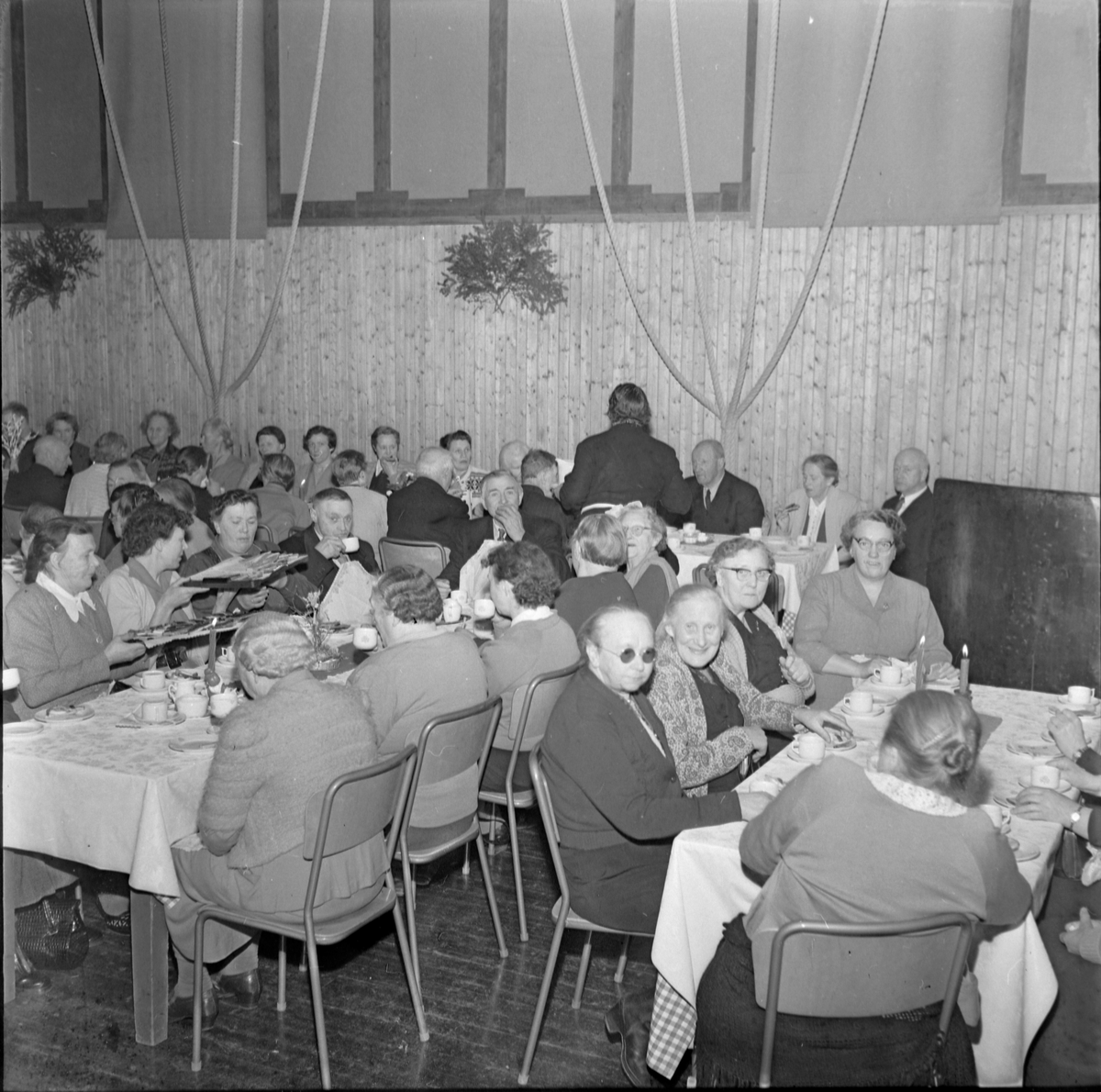 Barnesanitetsforeningen Småplukk arrangerer juletrefest for eldre