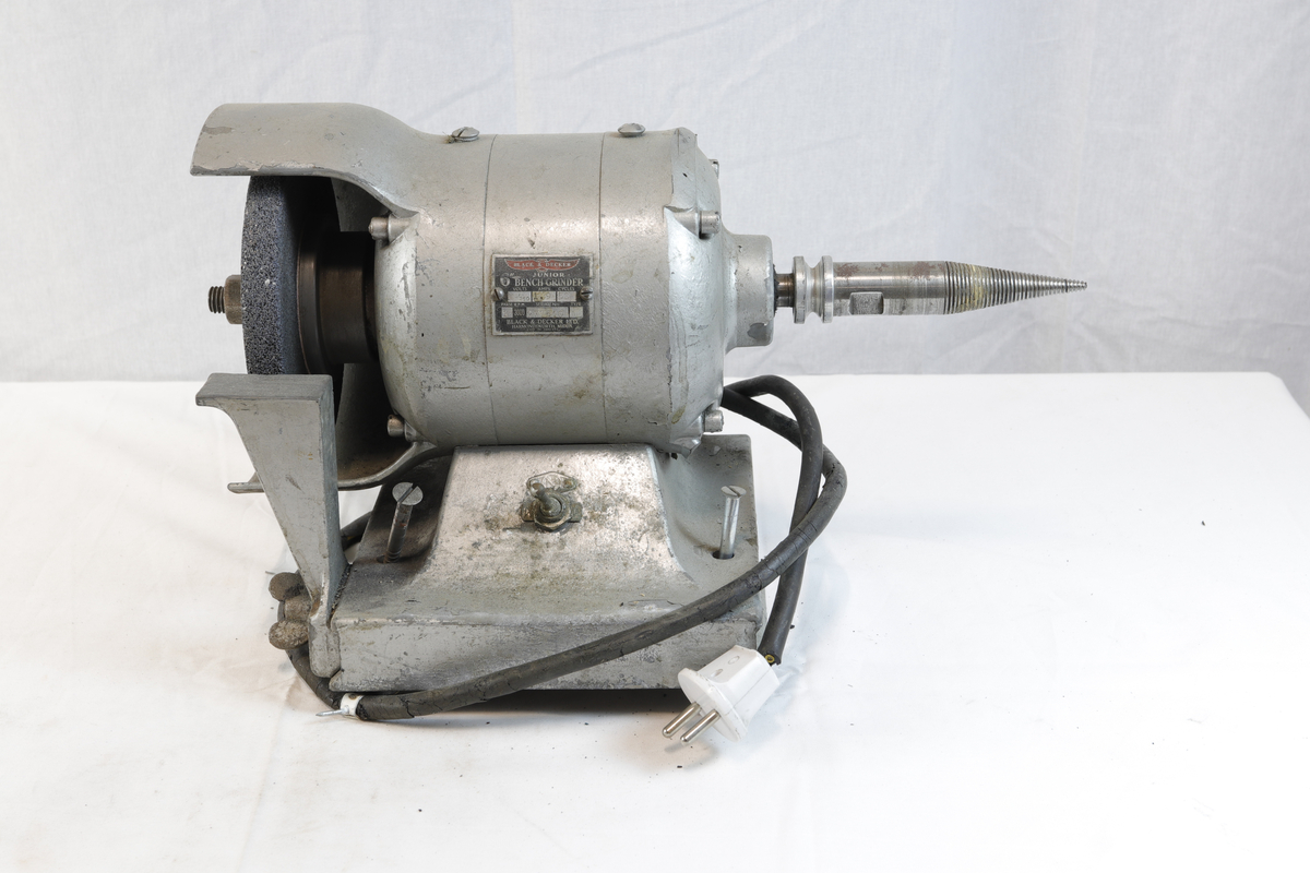 Benkesliper. Med ledning og støpsel.