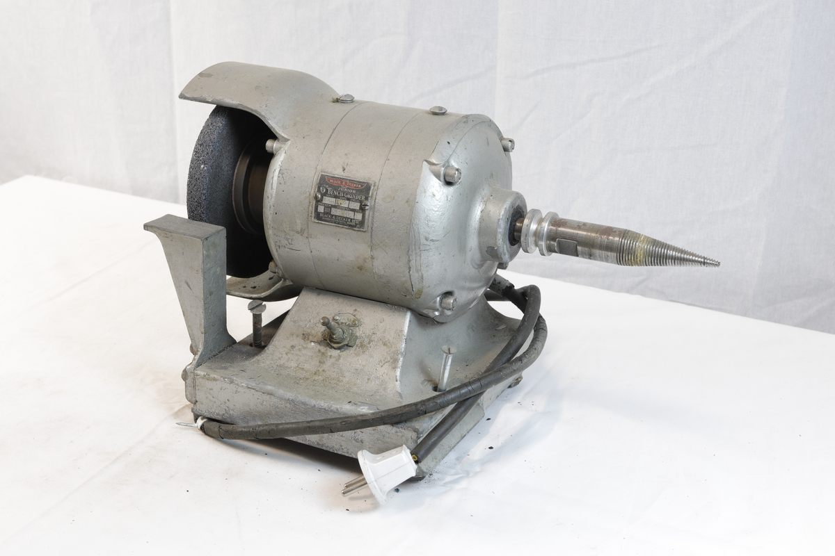 Benkesliper. Med ledning og støpsel.