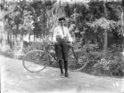 Dals Rostock. Pojke med cykel