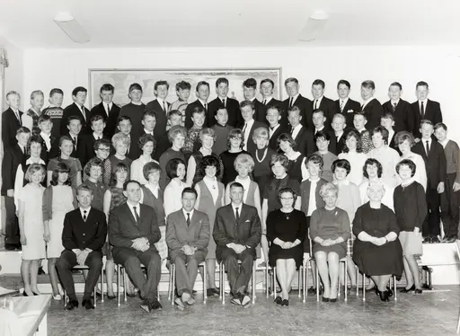 Averøy Framhaldskole, Bruhagen 1965-66. Fotograf er Nils Williams. Eier av originalmaterialet er Gamle Kvernes Bygdemuseum i Averøy kommune.