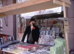 Stånd utanför bokhandeln