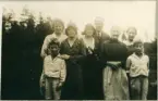 Gruppbild ur familjen Viks fotoalbum