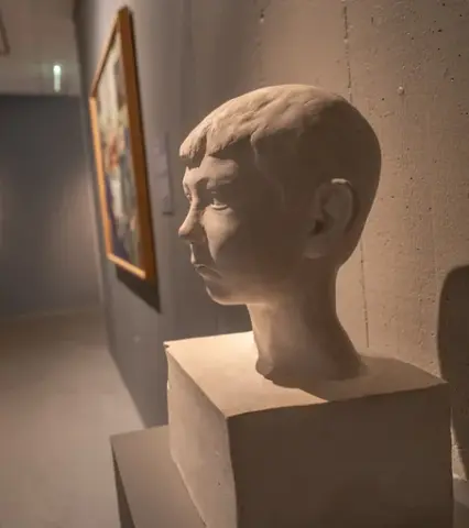 Guttehode [Skulptur]