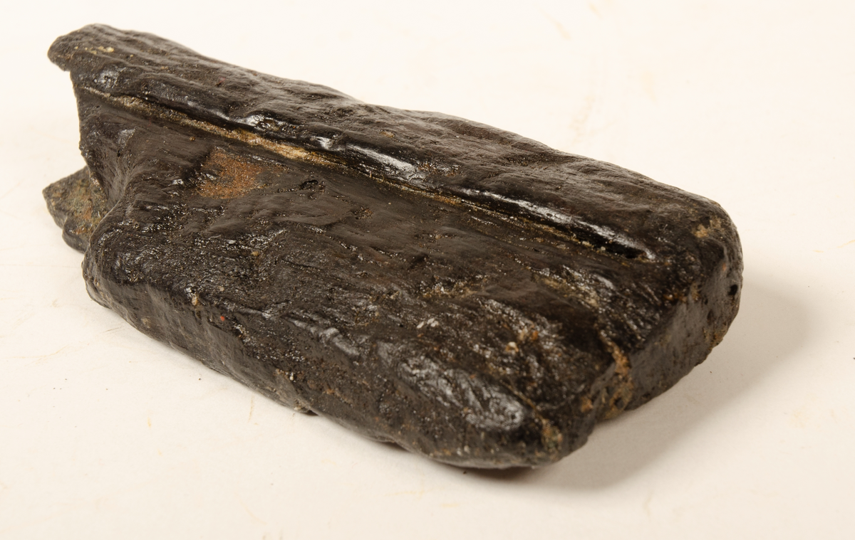 Profilerad och snedskuren del till hyvel.

För mer information se Dokumentationsblankett under Referenser – Länkade filer.