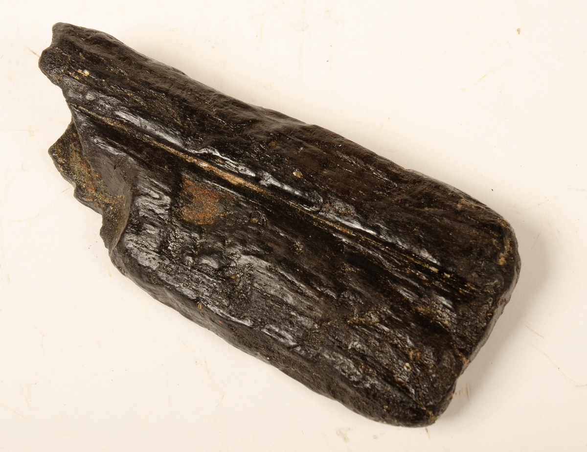 Profilerad och snedskuren del till hyvel.

För mer information se Dokumentationsblankett under Referenser – Länkade filer.