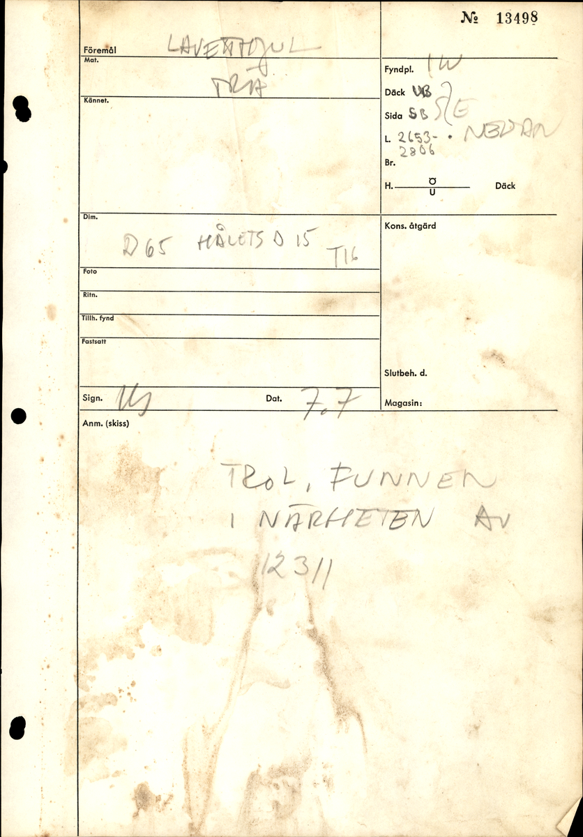 Lavetthjul fram, ofasade kanter, fåtal/mindre bristningar och sprickor än de flesta lavetthjul.

Front truck unbevelled edges, fewer/smaller splits & breaks than most trucks.