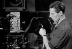 Følgende shots er fra Ibsens "Et spøkelse forelsker seg"