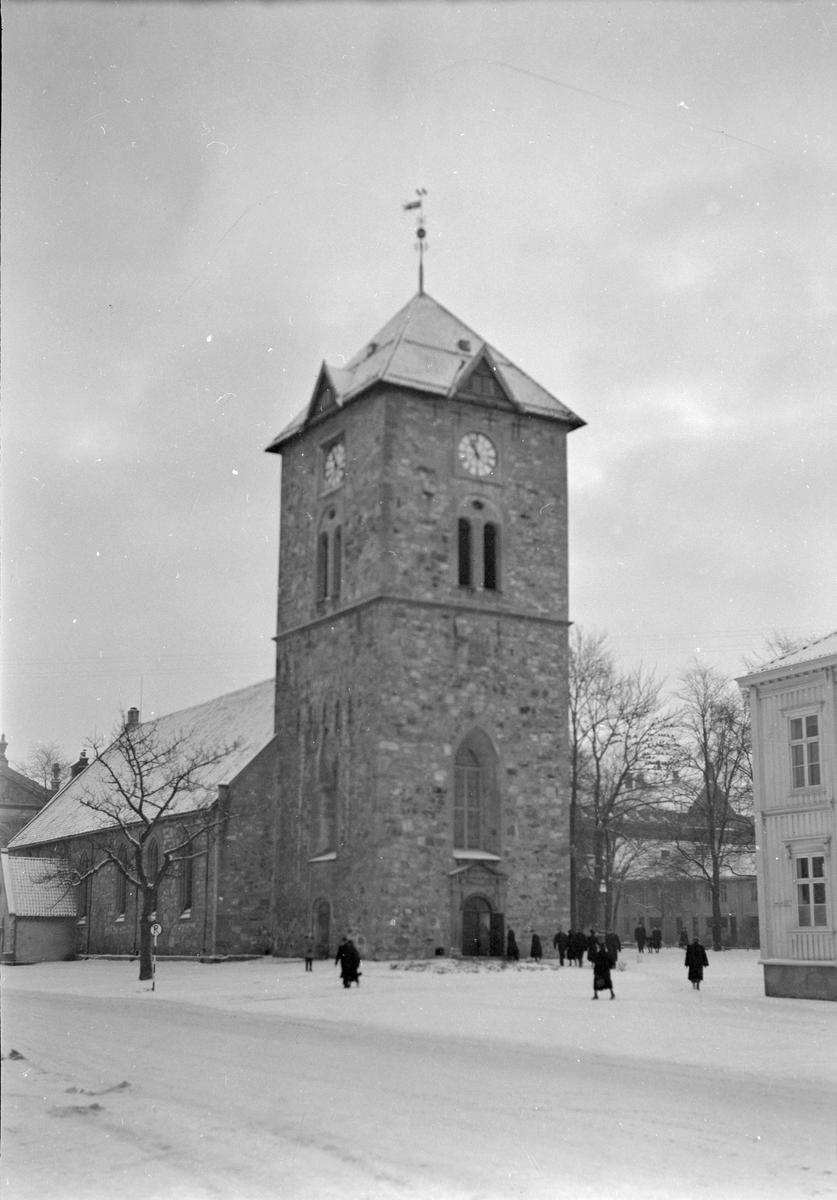 Folk som gikk til kirken, 1. juledag