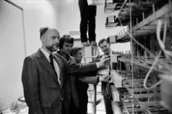 Os montørstasjon og sentraler. Åpning sentraler