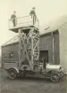 Lastautomobil med hissbar stege. Ur album Scania Lastautomobiler.