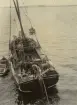 Besättning på båt. Ur album.