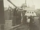 Kabeldragning Nynäshamn - Ire, oktober 1920. Uppdragningsmaskin. Ur albumet Telegrafverkets Sjökabelarbeten 1919-1921.