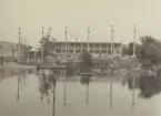 Jubileumsutställningen i Göteborg 1923. Huvudrestaurangen. Vy från Näckrosdammen. Ur albumet Utställningen Göteborg 1923.