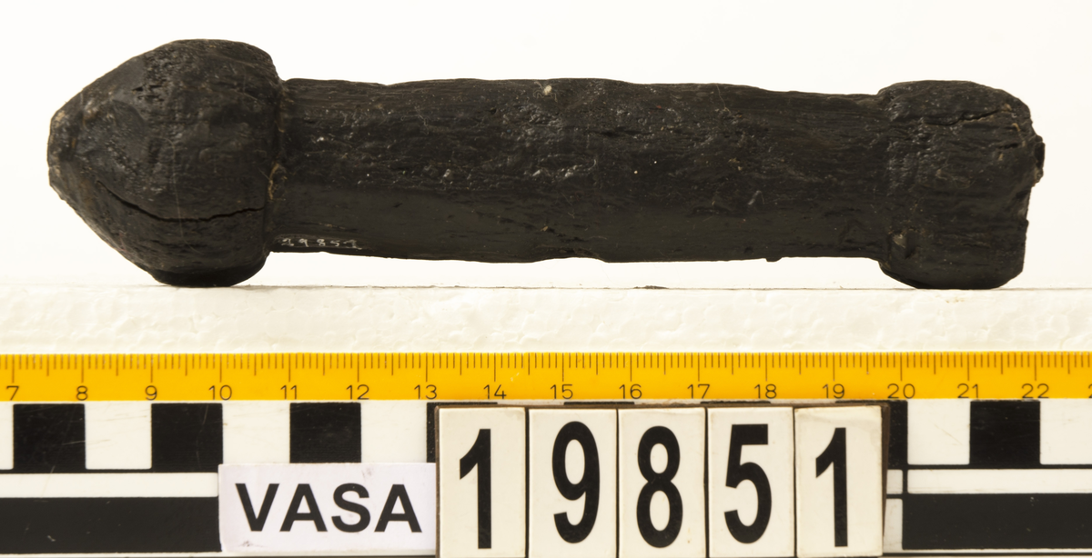 Handtag. I överlag gott skick.

För mer information se Dokumentationsblankett under Referenser – Länkade filer.