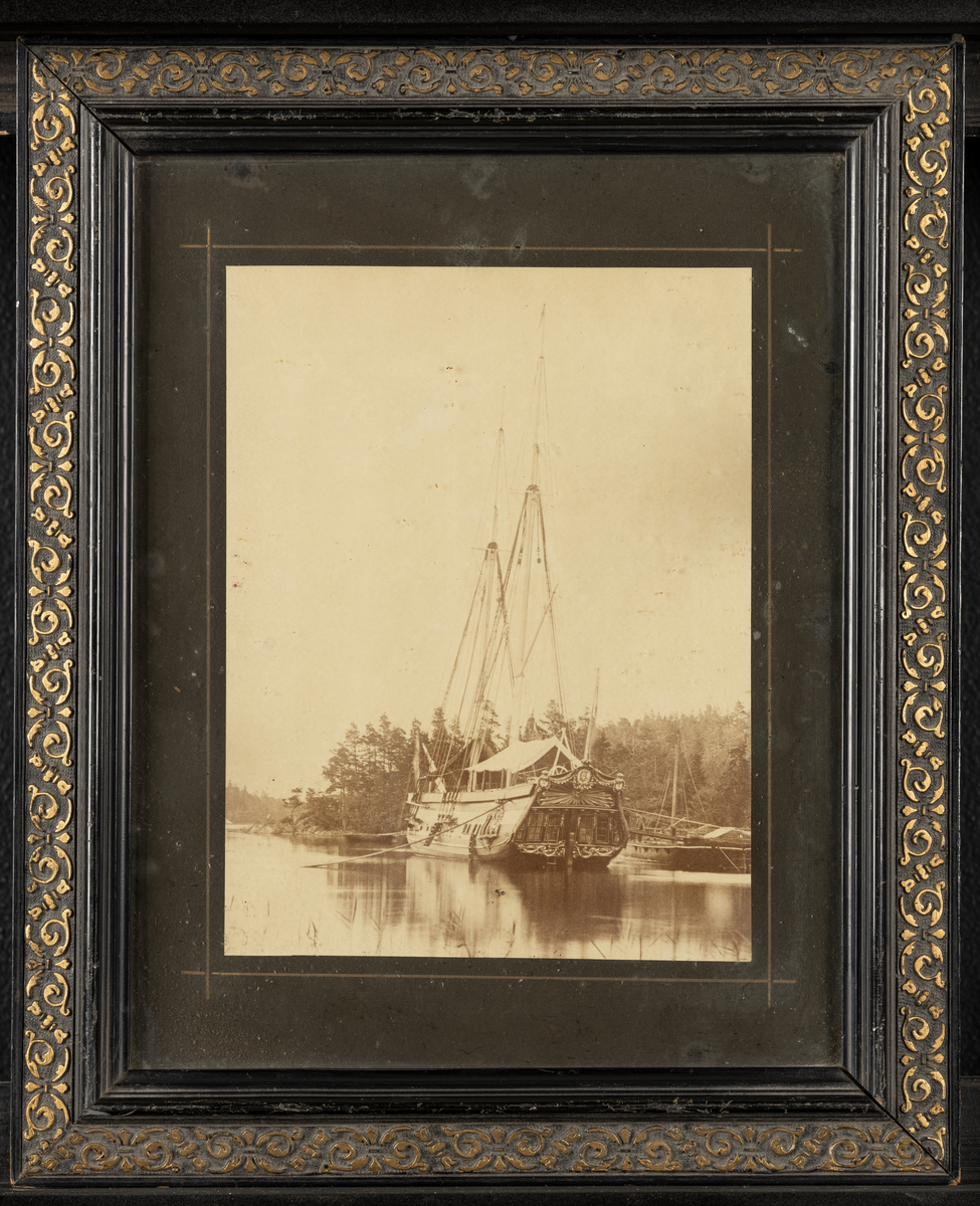 Logementsfartyg, Amphion såsom logementsfartyg vid minskola.