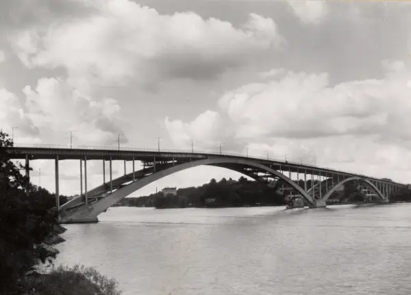 Västerbron, Stockholm. Ur album: Motala Verkstad 10 okt 1936