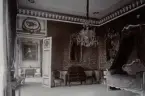 Interiör. Okänd plats, troligen slott.