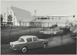 Nærmeste bil: Hillman Minx, tidlig 60-talls.