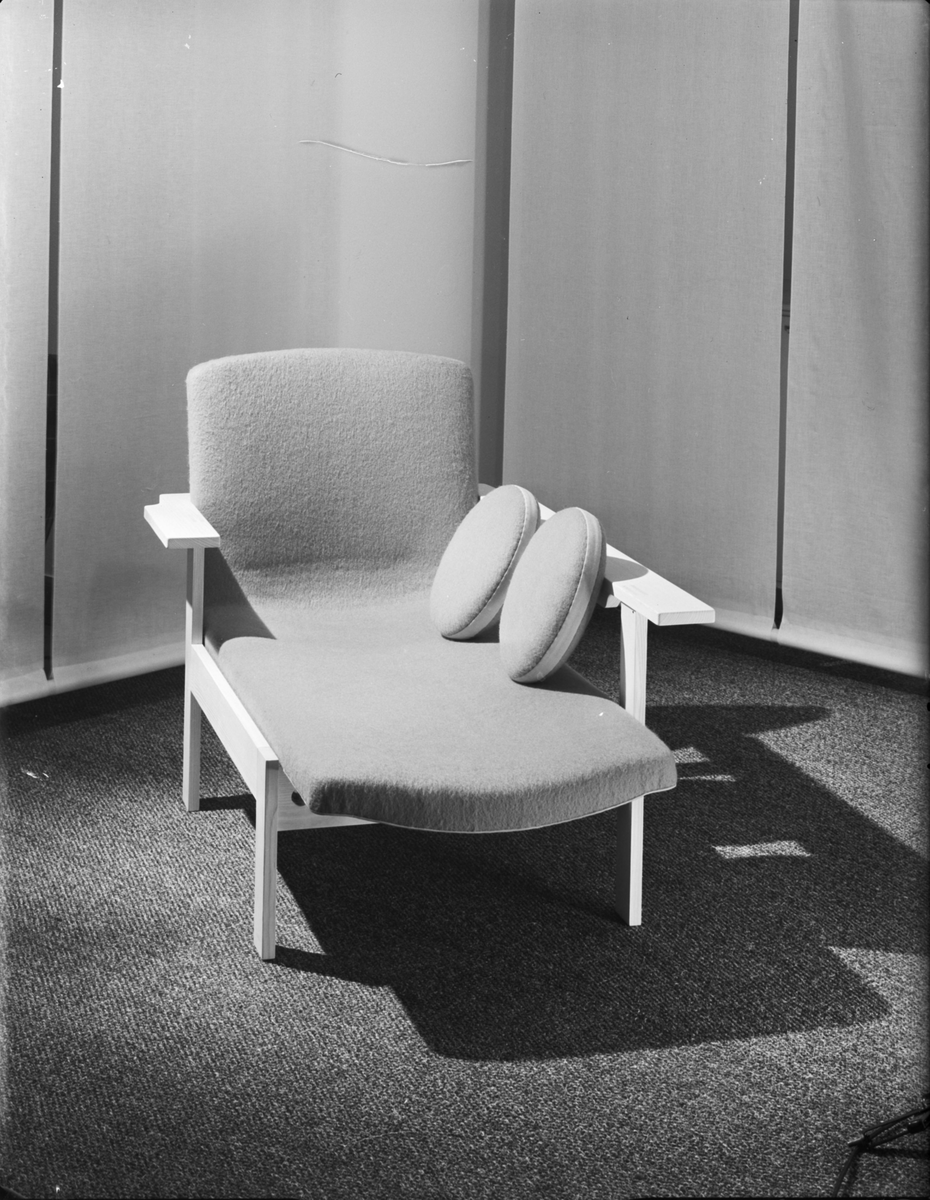 HANTVERKSUTST. PRESSVIS.
Vilsoffa