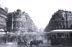 Foto av kända gatan Avenue de lÓpéra i Paris. 1921.