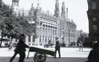 Foto av det före detta huvudpostkontoret i Amsterdam (heter numera Magna Plaza), 1924.