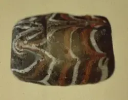 Ett större antal guldgubbar hittades i Slöinge under 1990-ta