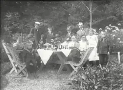 Längst upp till vänster stående A Fridolf, sittande i mitten