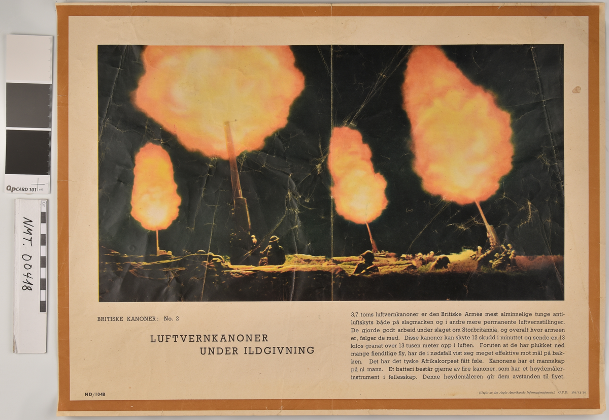 Ild frå luftvernkanoner operert av soldater på bakken.