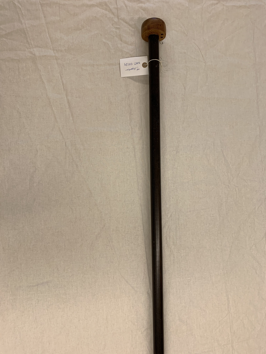 Blått flagg med Krigsseilerforeningen sin logo på.
.