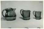 Kannor från Bo Fajans, formgivare Eva Jancke-Björk, 1900-talets mitt.