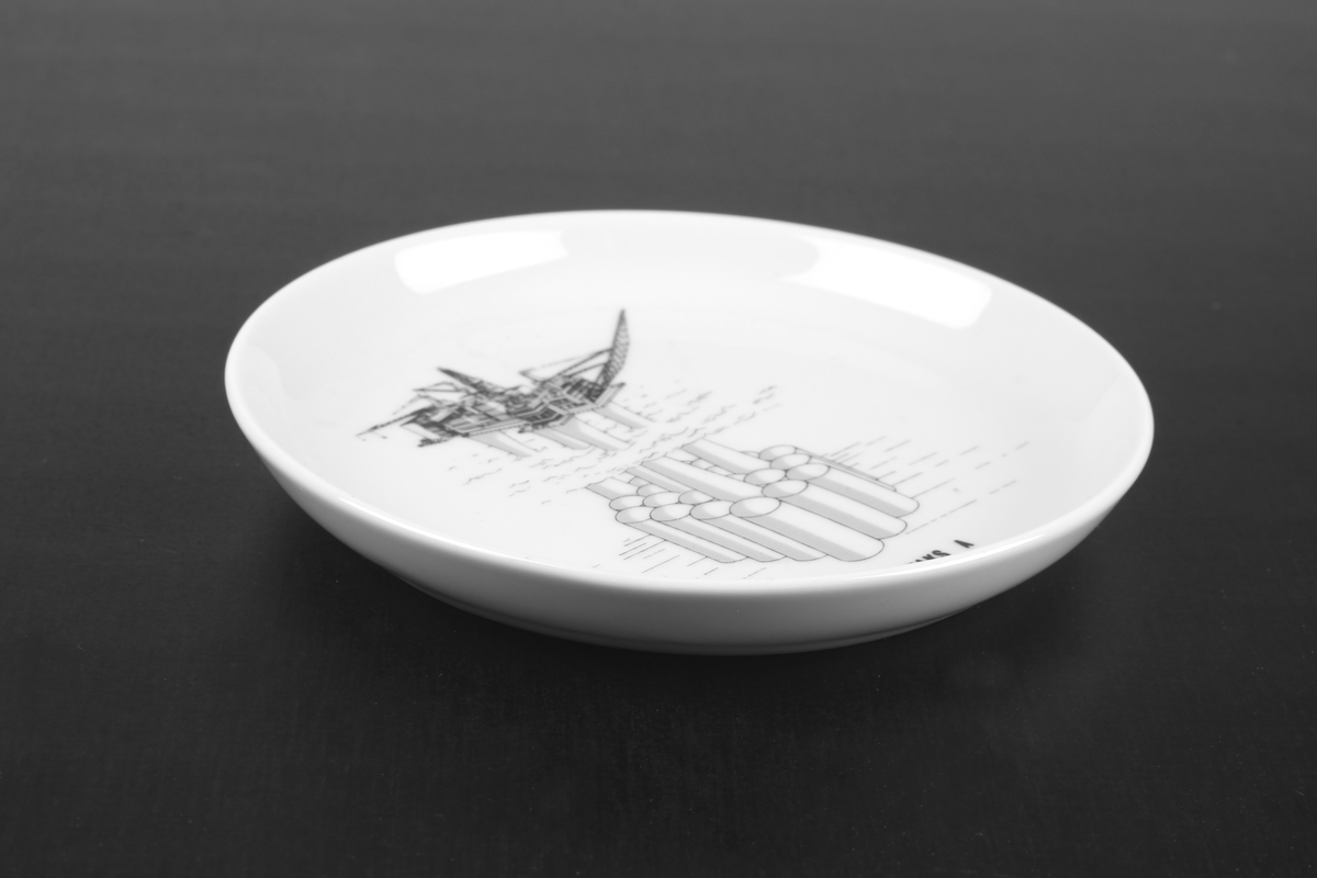 Askebeger med illustrasjon av betongplattformen Gullfaks A.