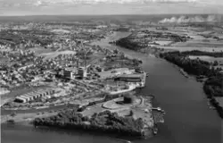 Greaker Cellulosefabrik, Greåker i Tune.