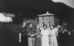 1. Magna Eriksen "Mossa" f.1919, 2. Asbjørn Eriksen, f.1923,