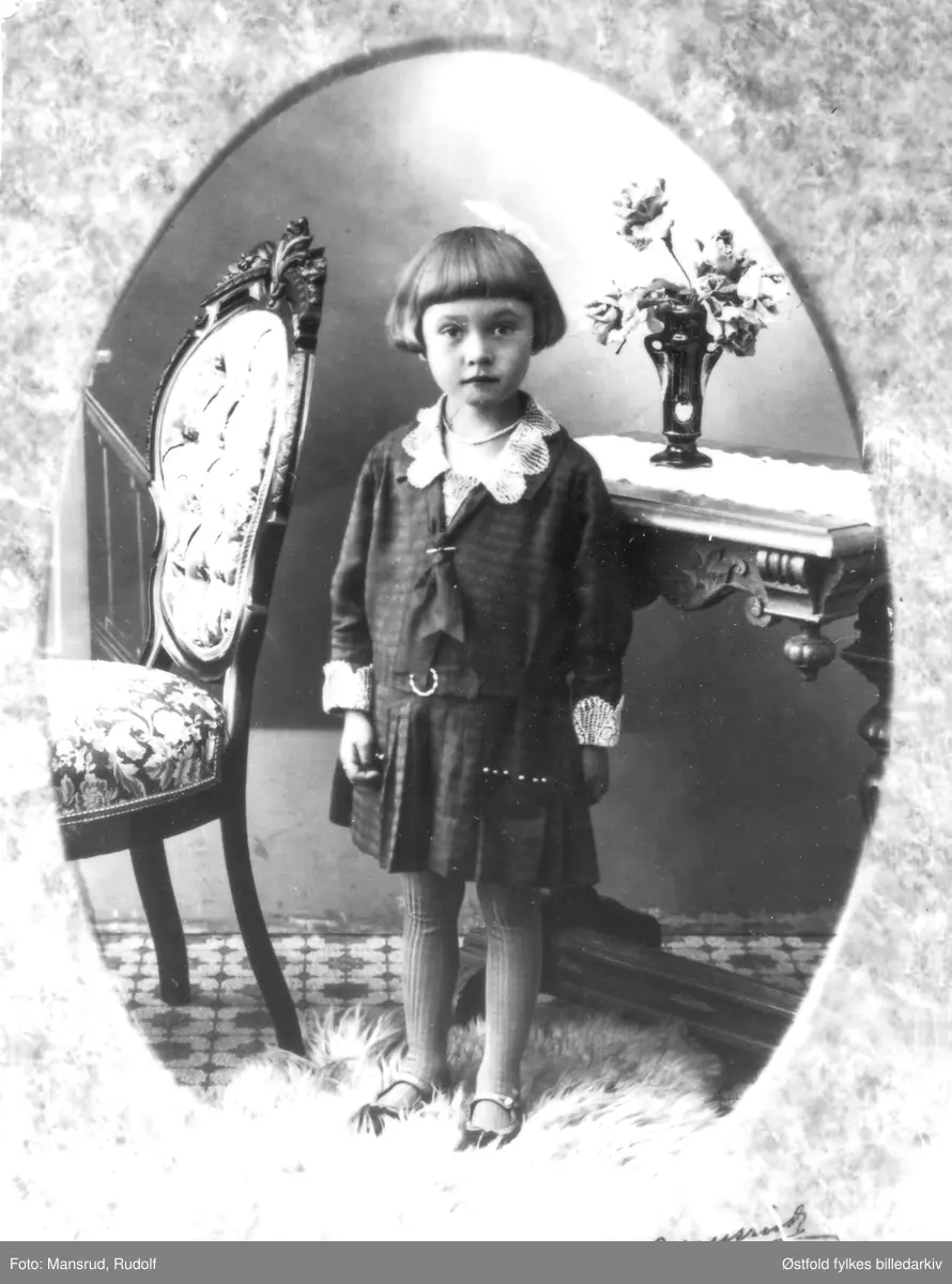 Portrett av Gulborg Holseter i 1931,   Skiptvet. Født ca.1925.