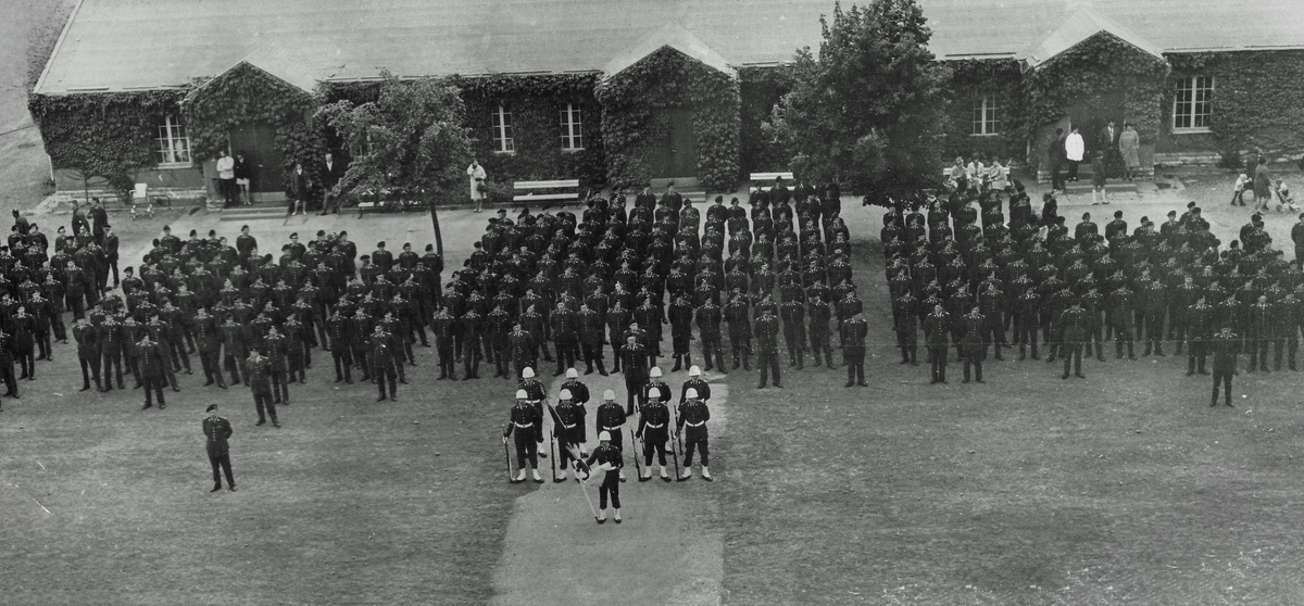 Sex bilder från regementets dag vid Skaraborg regemente 1968-09-14.
