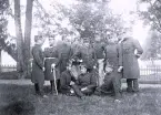 Foto av en grupp underlöjtnanter, 1892. Text i album: 