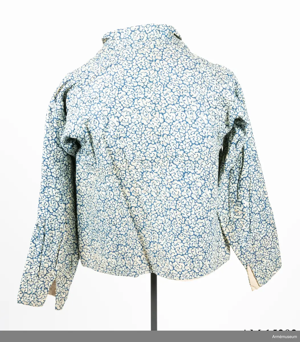 Sjukhuströja av kattuntyg, troligen tryckt 1808 på Söder i Stockholm av Lamms kattunfabrik, Lilla Blecktornet.