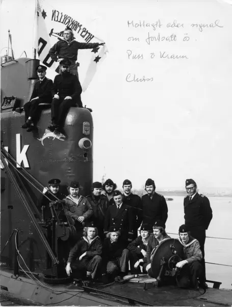 Ubåten Makrillen med delar av besättningen