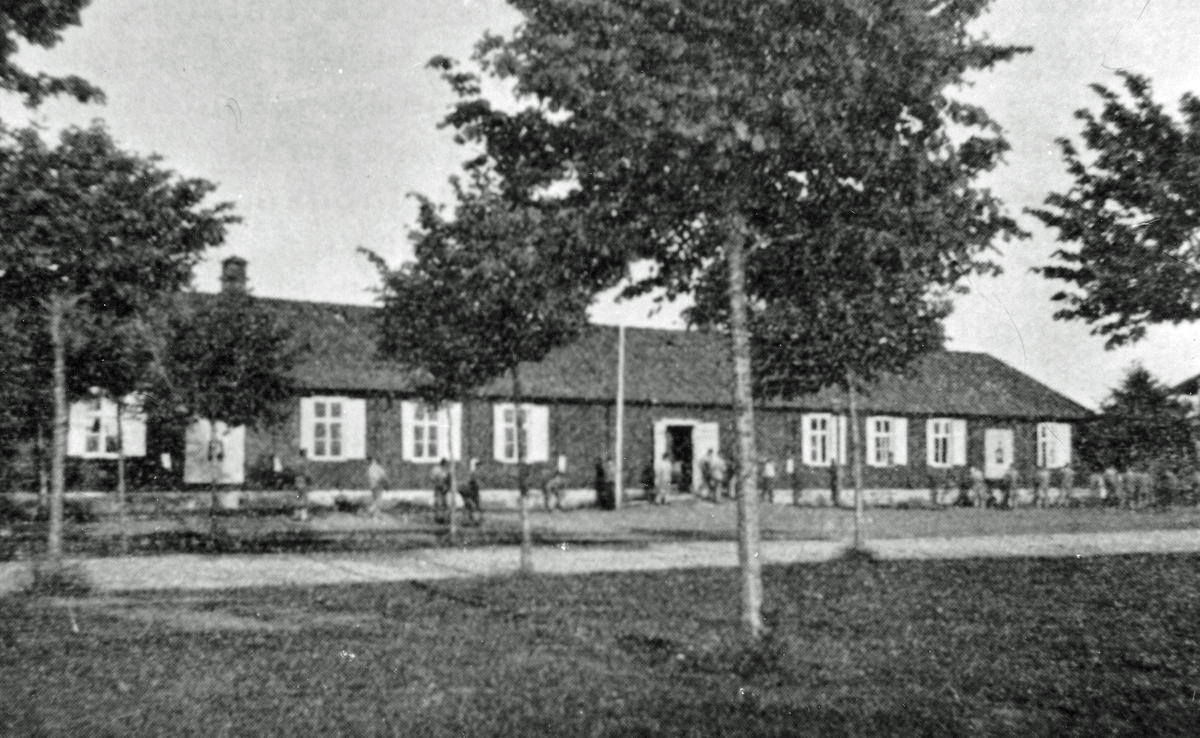 Skaraborgs regementes rekrytbarack på Axevalla hed.